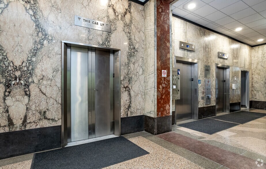 10-22 E Main St, Rochester, NY à louer - Hall d’entrée - Image 3 de 14