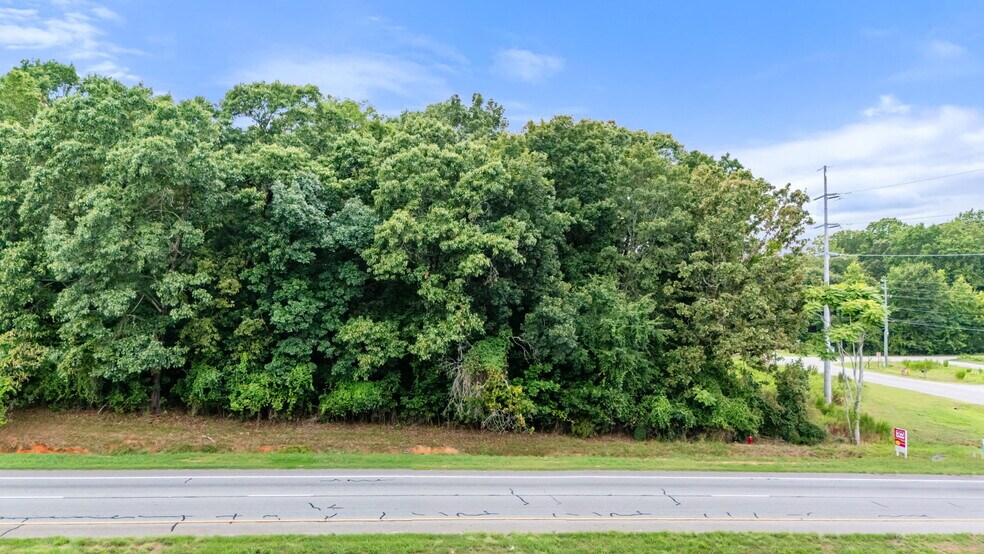 2597 SK Blvd, Commerce, GA à vendre - Photo du bâtiment - Image 2 de 9