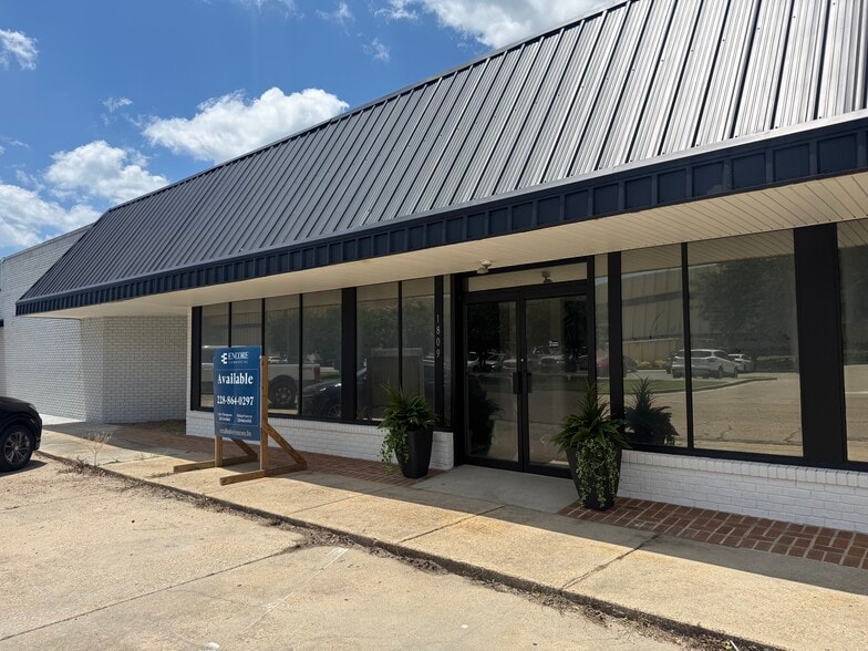 1809 24th Ave, Gulfport, MS for lease - Building Photo - Image 2 of 17