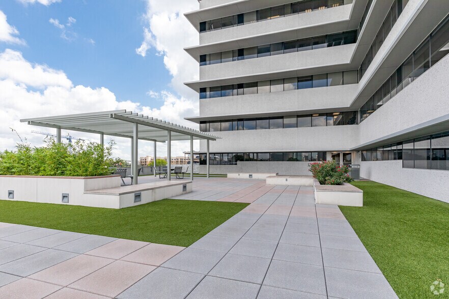 3701-3801 Kirby & 2401 Portsmouth, Houston, TX à louer - Photo du bâtiment - Image 3 de 36