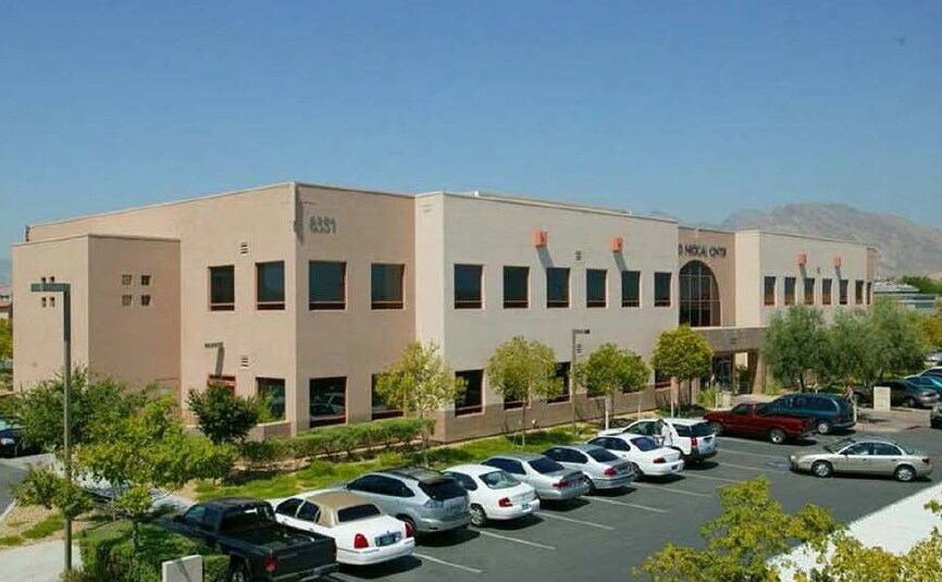 8551 W Lake Mead Blvd, Las Vegas, NV à louer - Photo du bâtiment - Image 3 de 22