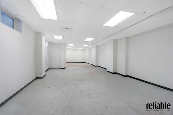 5024 10th Ave, Brooklyn, NY for sale - Interior Photo - Image 2 of 4