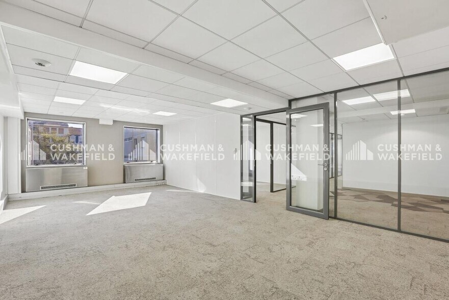 235 Cours Lafayette, Lyon for sale - Interior Photo - Image 2 of 15