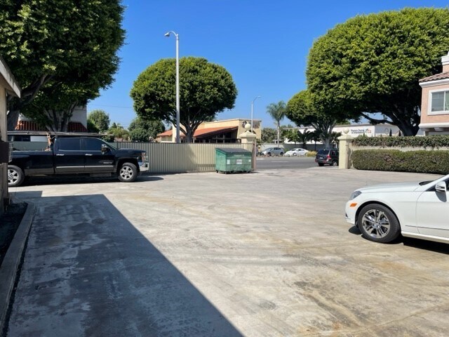 14128 Paramount Blvd, Paramount, CA à vendre Photo principale- Image 1 de 44