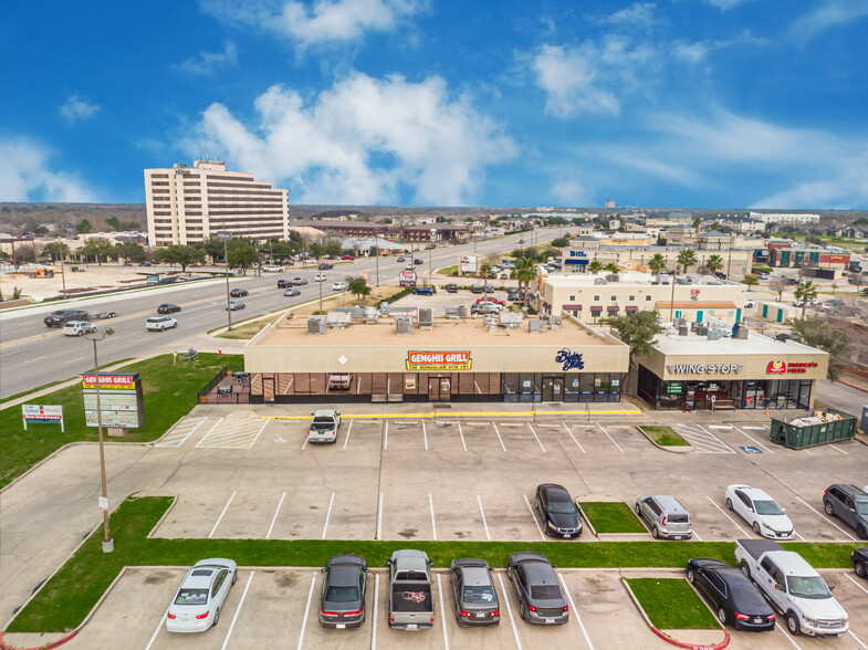 700 University Dr, College Station, TX à vendre - Photo du bâtiment - Image 1 de 1