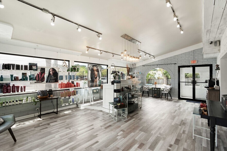 916 Savannah Hwy, Charleston, SC à louer - Photo du bâtiment - Image 3 de 28