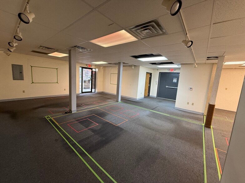 220-222 W Plank Rd, Altoona, PA à louer - Photo du bâtiment - Image 3 de 5