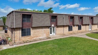 Plus de détails pour 900 Willowwood St, Denton, TX - Multi-résidentiel à vendre