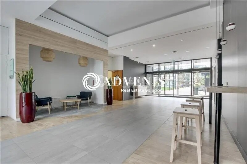 Bureau dans Noisy-le-Grand à louer - Photo du bâtiment - Image 2 de 10