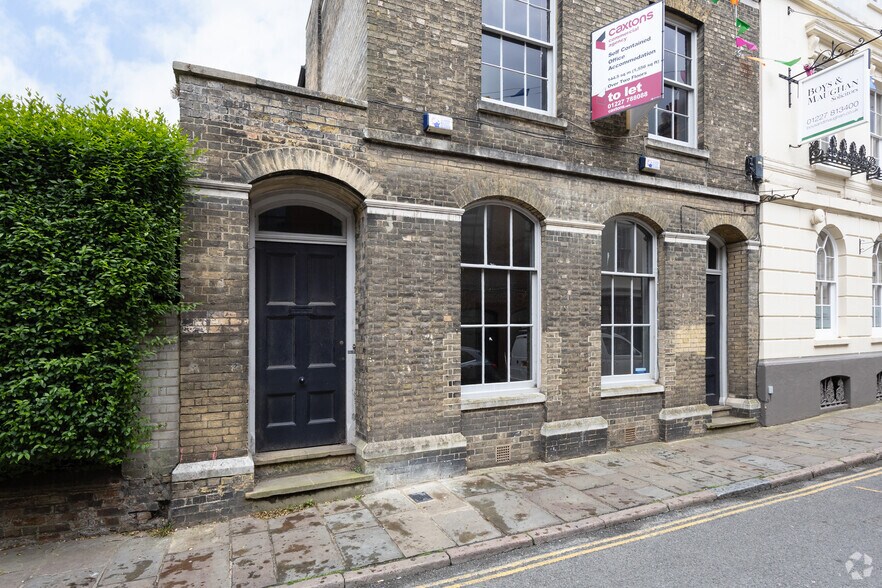 1 Castle St, Canterbury à louer - Photo du bâtiment - Image 2 de 2