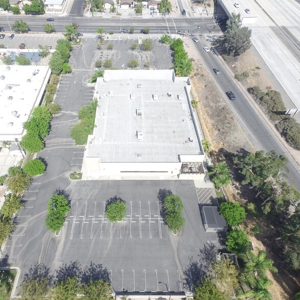 11623 Glenoaks Blvd, Pacoima, CA à louer - Aérien - Image 2 de 9