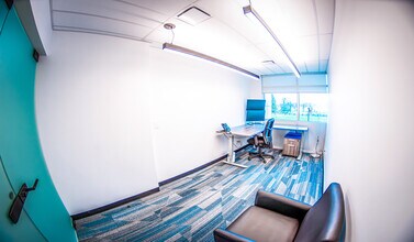 252 W Esplanade, North Vancouver, BC for lease Interior Photo- Image 2 of 5