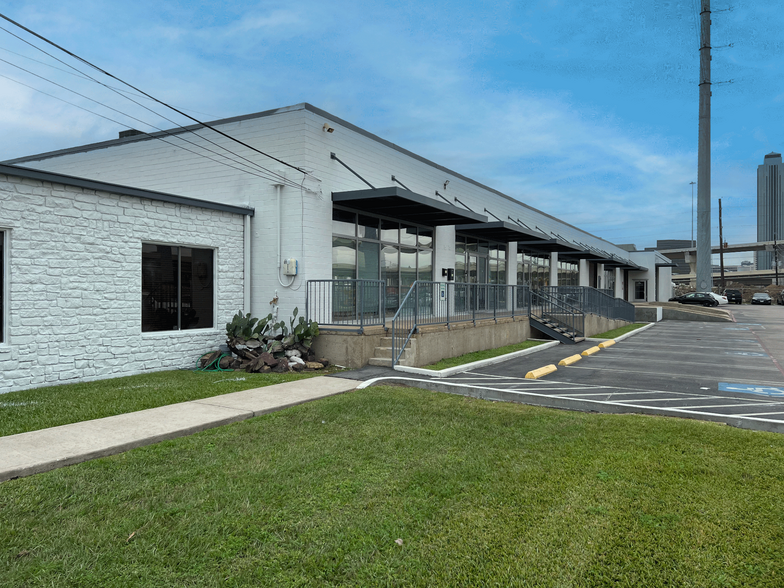 4950 Terminal St, Bellaire, TX for lease - Building Photo - Image 1 of 3