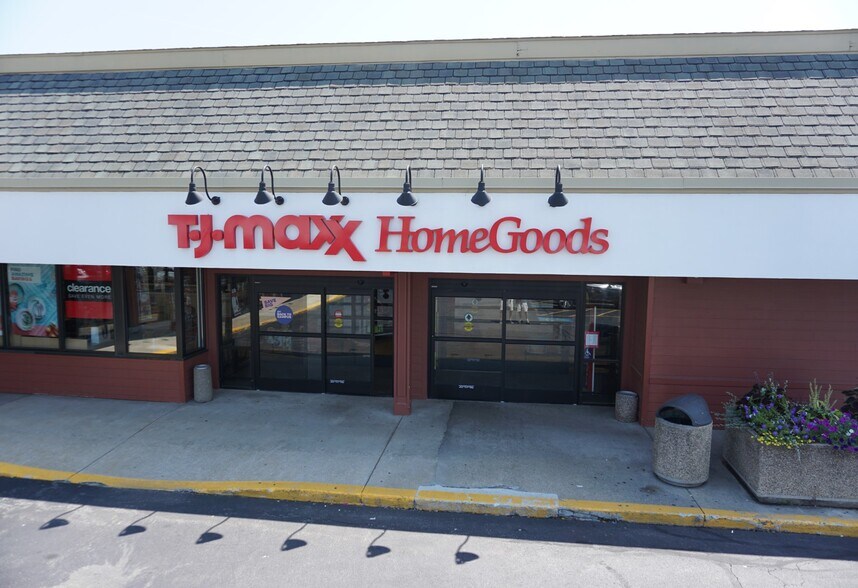 421-437 Boston Post Rd, Sudbury, MA à louer - Photo du bâtiment - Image 3 de 5