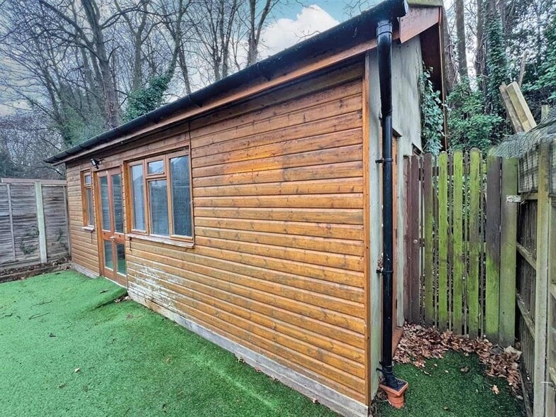 17 Victoria Av, Surbiton for sale - Building Photo - Image 3 of 7