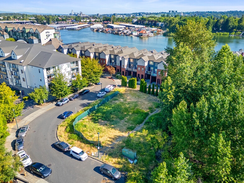 800 N Harbour Dr, Portland, OR for sale - Building Photo - Image 2 of 4