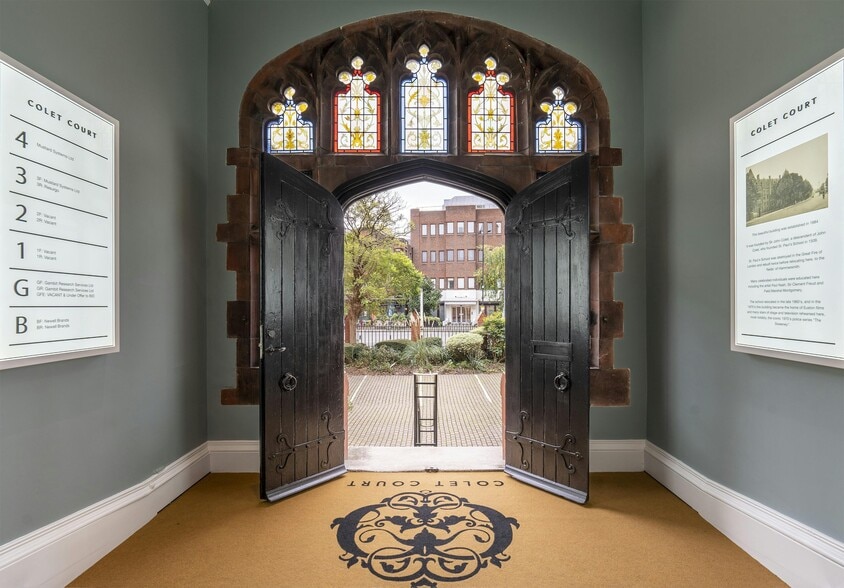 100 Hammersmith Rd, London for lease - Building Photo - Image 3 of 8