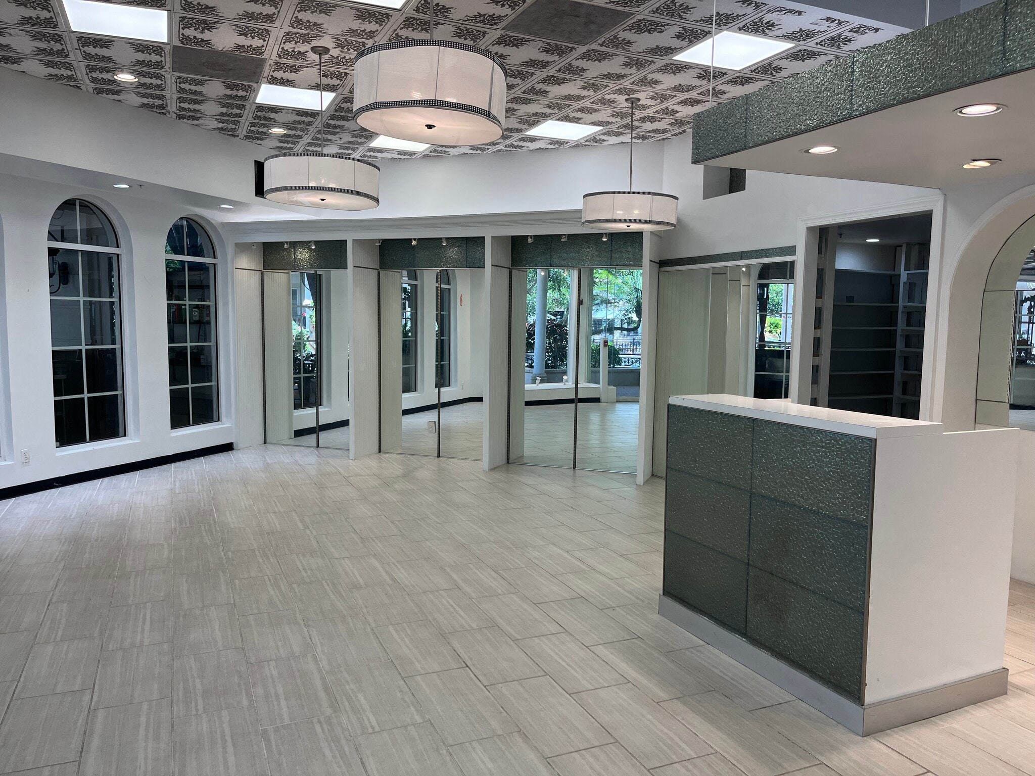 26795-26851 S Bay Dr, Bonita Springs, FL à louer Photo intérieure- Image 1 de 8