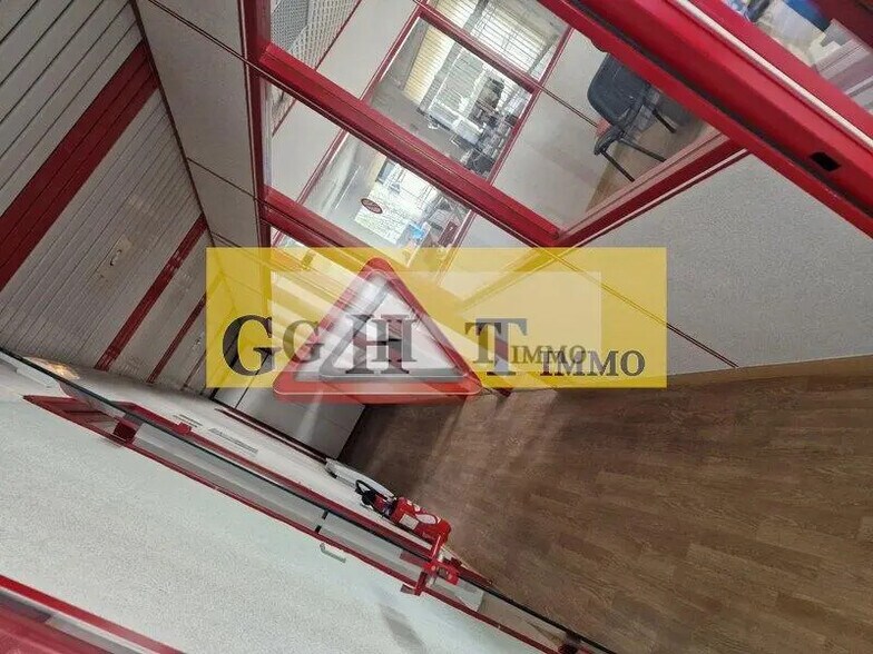 Industrial in Combs-la-Ville for sale - Building Photo - Image 2 of 7