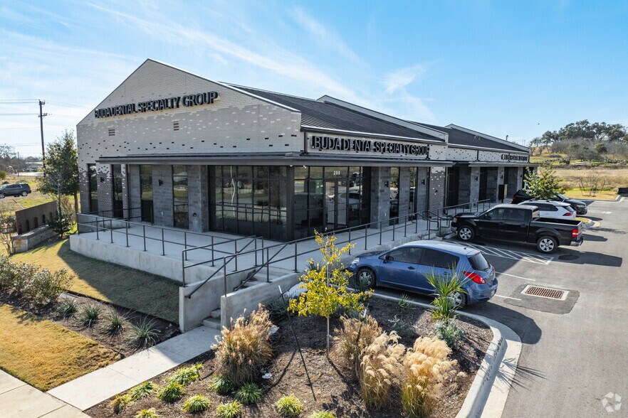 171 Carpenter Hill Dr, Buda, TX à louer - Photo du bâtiment - Image 3 de 4