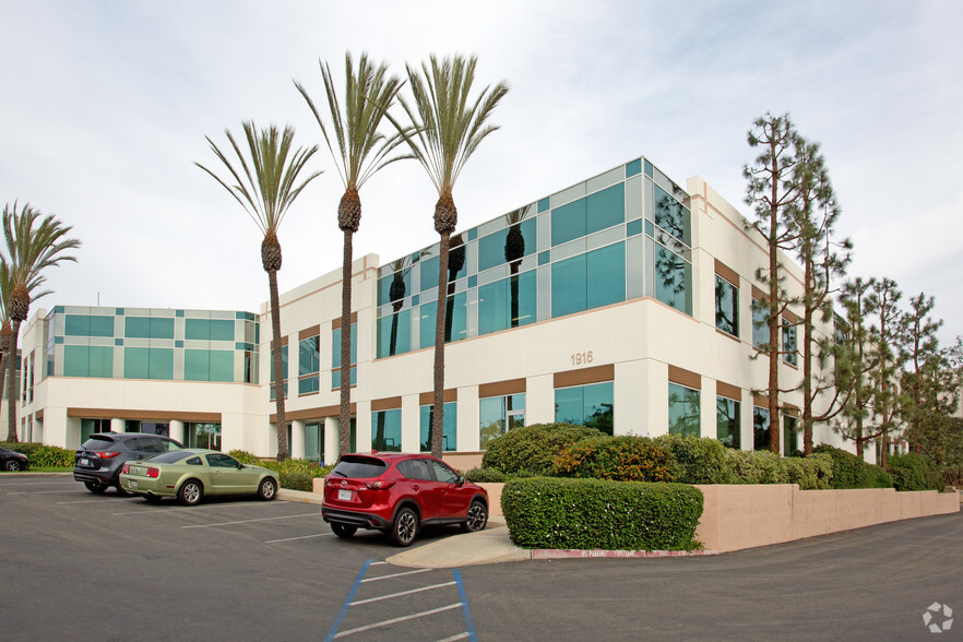 1916 Palomar Oaks Way, Carlsbad, CA for lease - Building Photo - Image 1 of 7