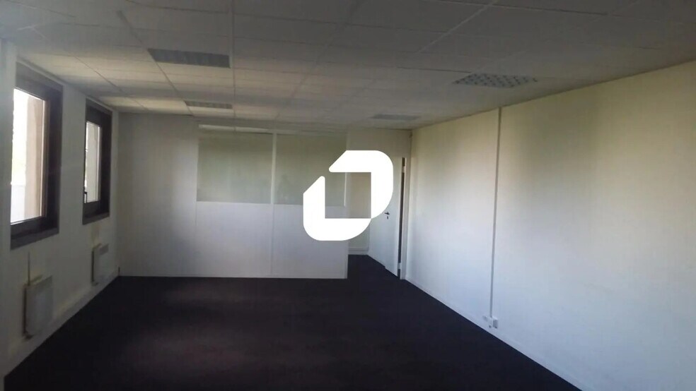 Office in Rosny-sous-Bois for lease - Interior Photo - Image 2 of 6