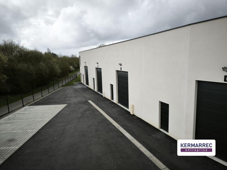 Flex dans Noyal-Châtillon-sur-Seiche à louer - Photo du bâtiment - Image 1 de 5