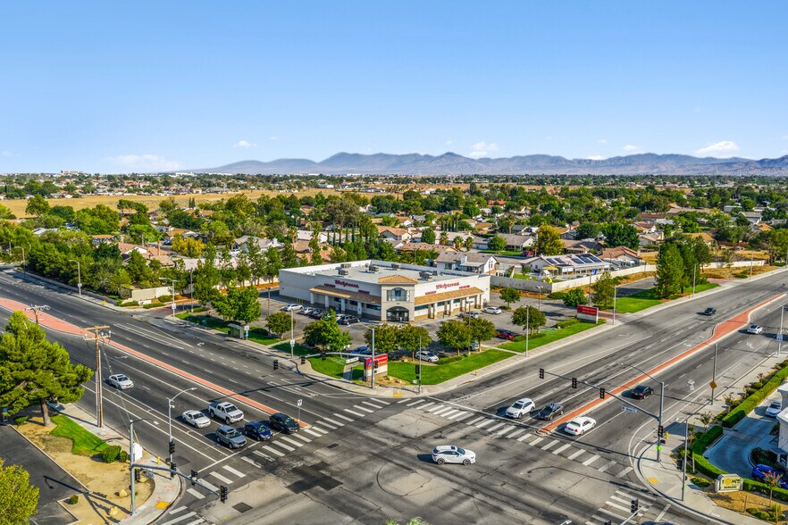 2840 W Avenue L, Lancaster, CA à vendre - Photo du bâtiment - Image 2 de 9