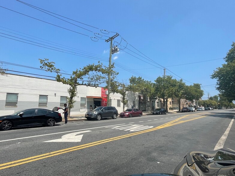 815 Burke Ave, Bronx, NY for sale - Building Photo - Image 2 of 3