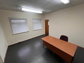 136B Commercial Rd, Paddock Wood for lease Interior Photo- Image 1 of 2