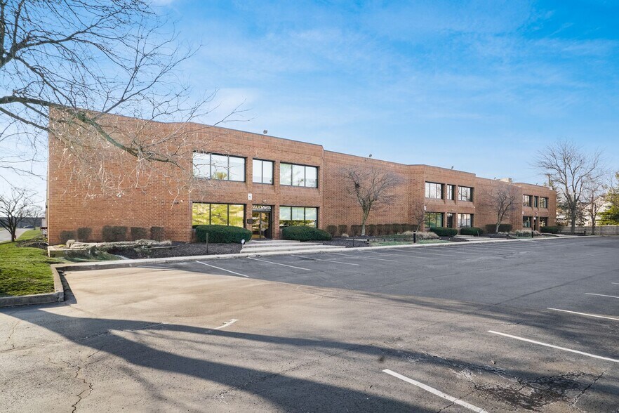 7465 Worthington Galena Rd, Worthington, OH for lease - Building Photo - Image 1 of 5