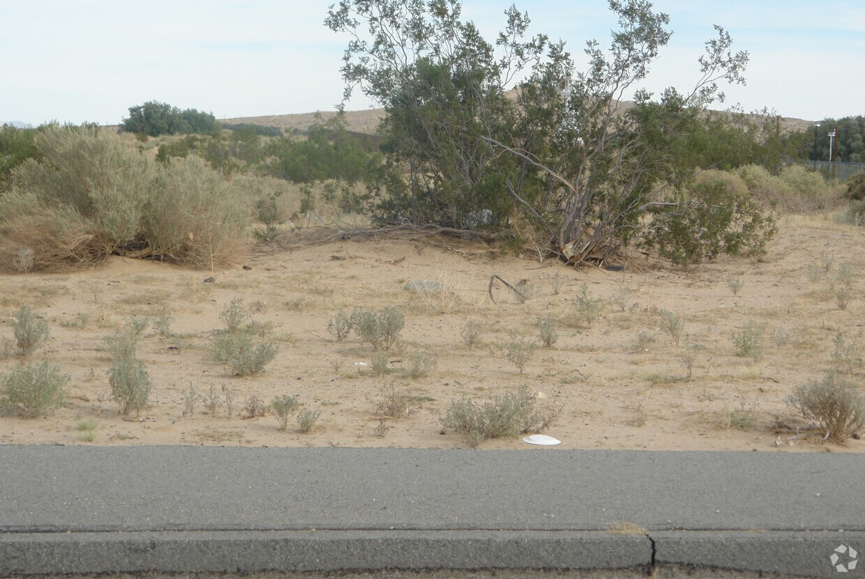 Amboy Rd & Adobe Rd, Twentynine Palms, CA à vendre Photo du bâtiment- Image 1 de 2
