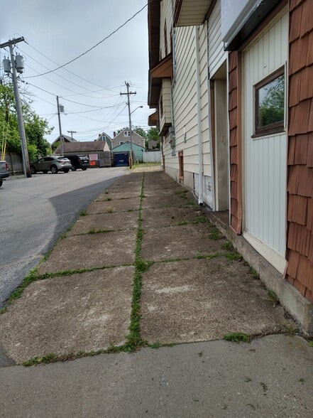 1705 Hertel Ave, Buffalo, NY à vendre - Photo du bâtiment - Image 2 de 9