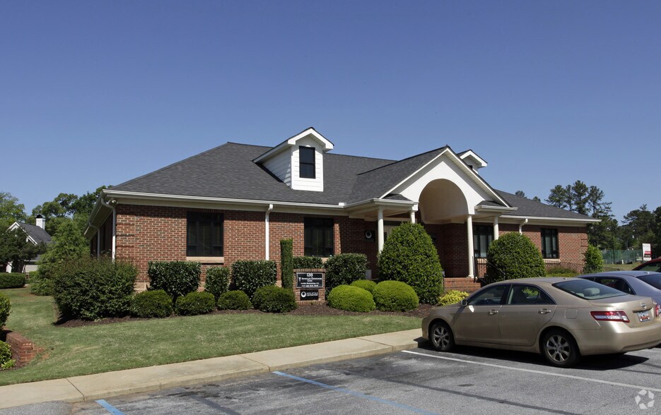 138 Milestone Way, Greenville, SC à louer - Photo principale - Image 2 de 2