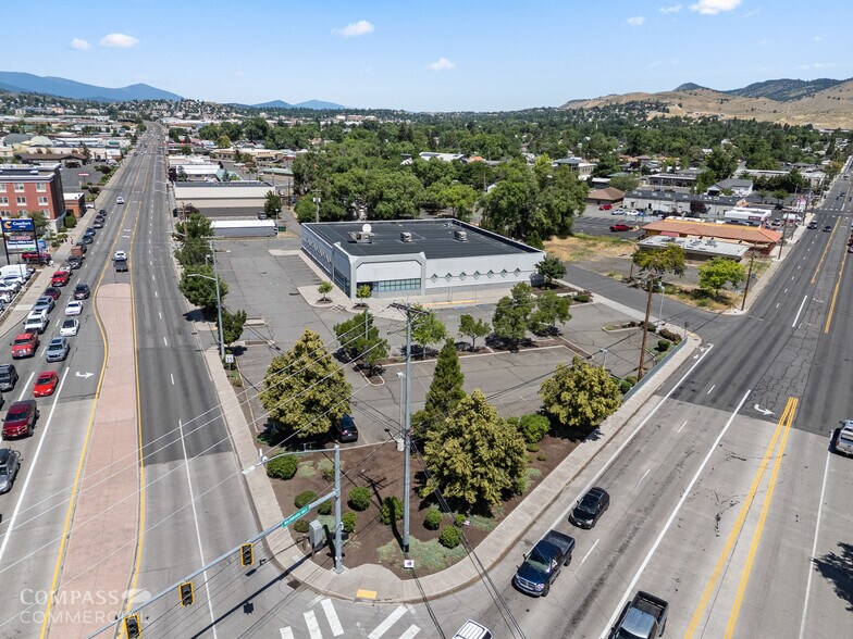 2521 S 6th St, Klamath Falls, OR for sale - Building Photo - Image 2 of 16
