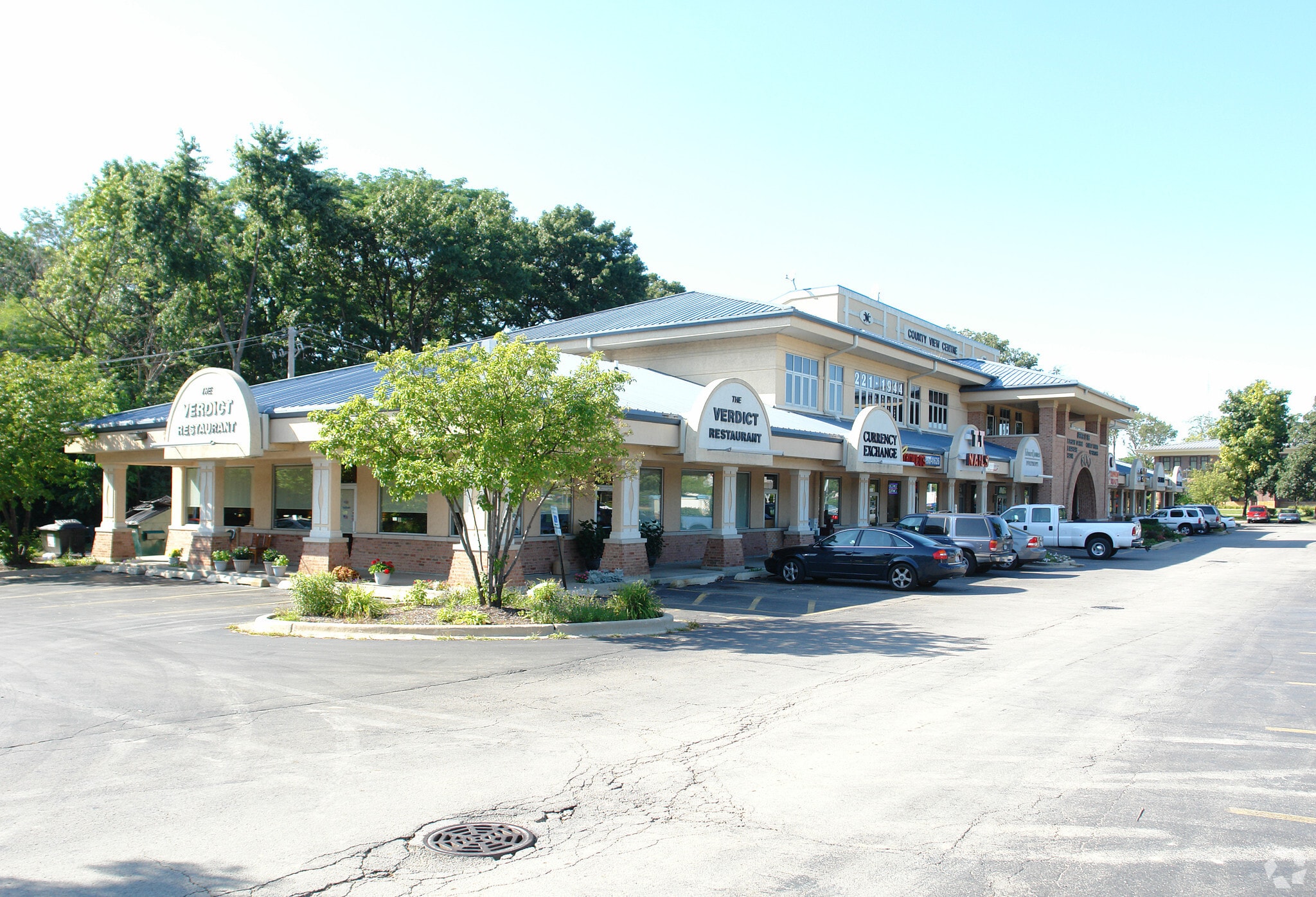 600 S County Farm Rd, Wheaton, IL for sale Primary Photo- Image 1 of 4