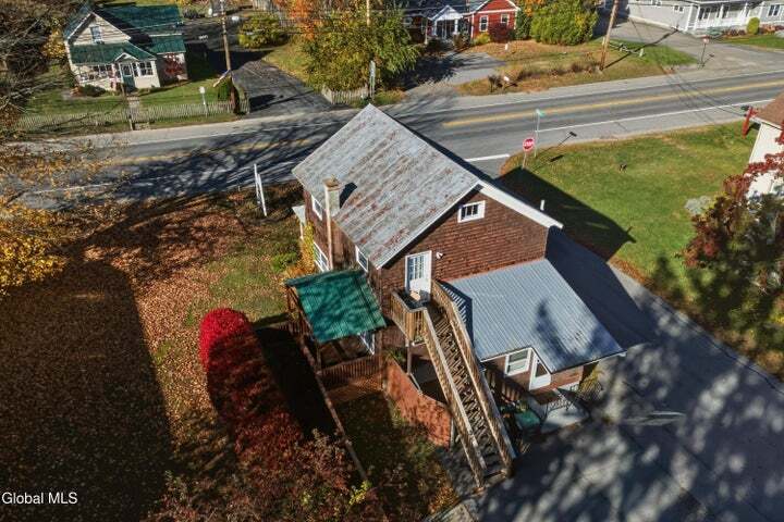 460 Maple Ave, Saratoga Springs, NY for lease - Building Photo - Image 2 of 4