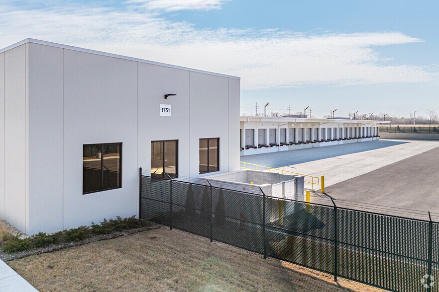 1751 Transit Way, Montgomery, IL à vendre - Photo principale - Image 1 de 5