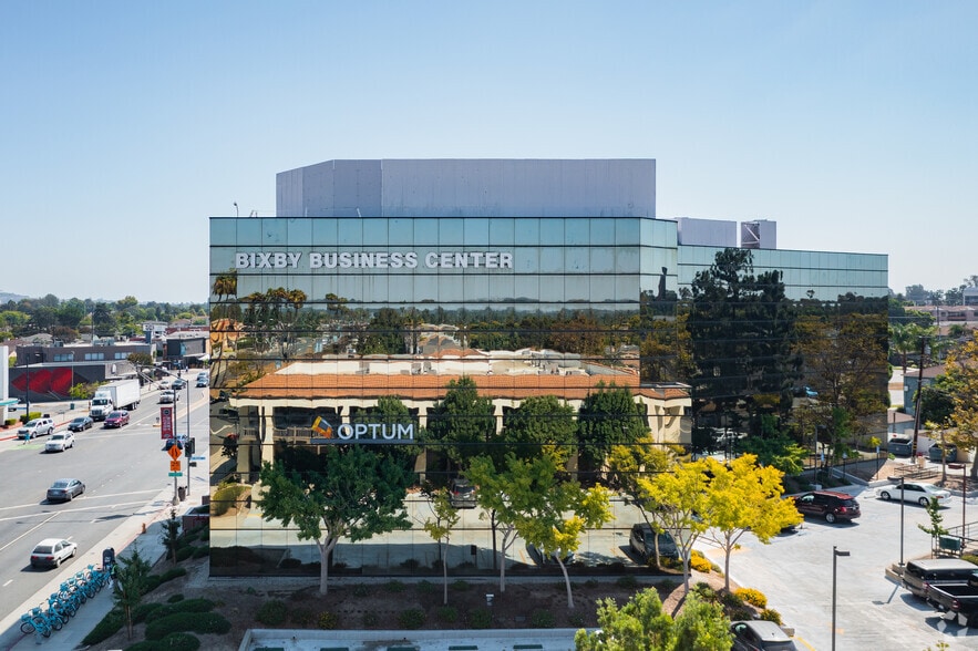 4401 N Atlantic Ave, Long Beach, CA à louer - Photo du bâtiment - Image 2 de 11