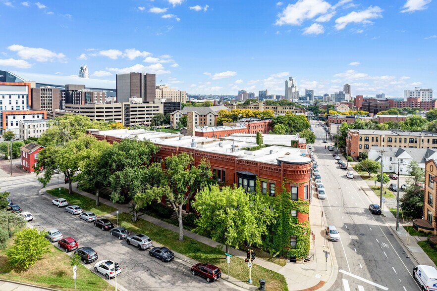 1009 Park Ave, Minneapolis, MN à vendre - Photo du bâtiment - Image 2 de 34