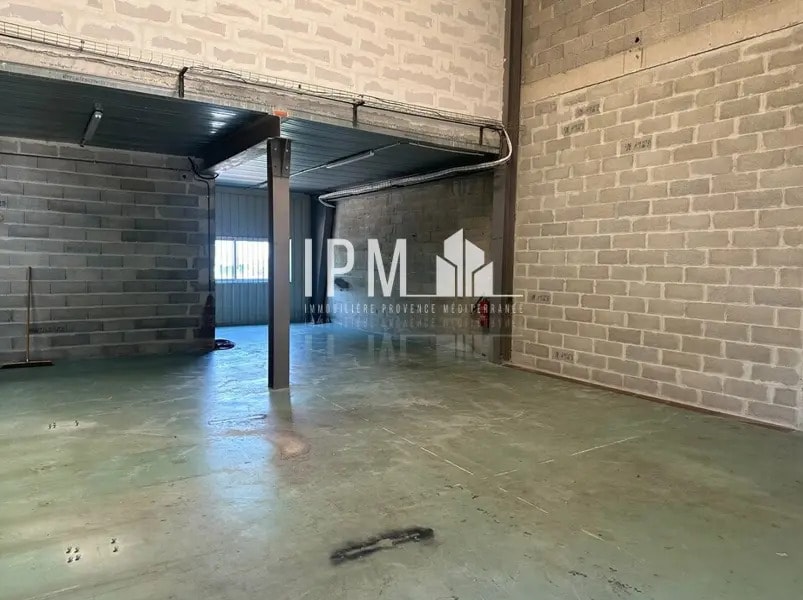 Flex in La Ciotat for lease Interior Photo- Image 1 of 7