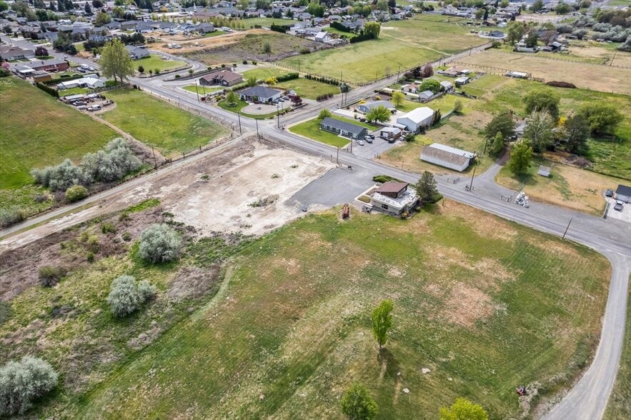 781 Roza Dr, Zillah, WA à vendre - Photo du bâtiment - Image 3 de 45
