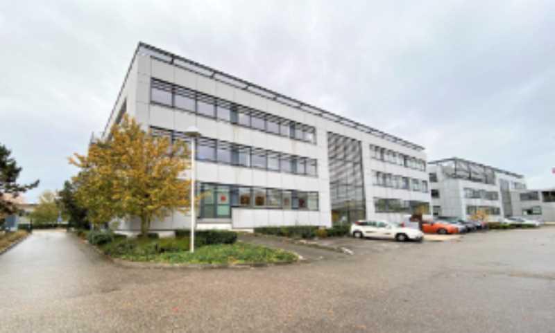 8 Place Berthe Morisot, Saint-Priest for lease - Building Photo - Image 1 of 4