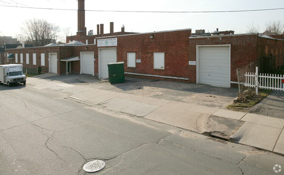 1055 Broad St, Hartford, CT à louer - Photo du bâtiment - Image 3 de 10