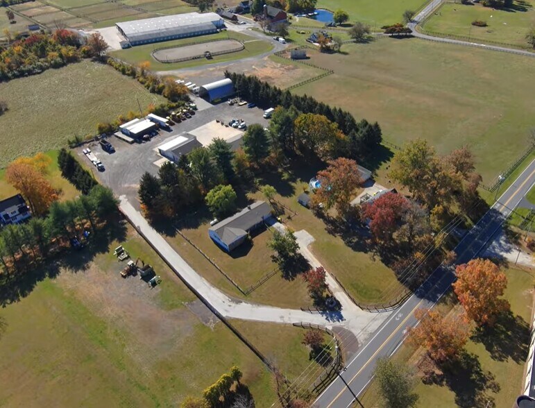 Berks Road and Potshop Road portefeuille de 2 propriétés à vendre sur LoopNet.ca - Photo du bâtiment - Image 2 de 13