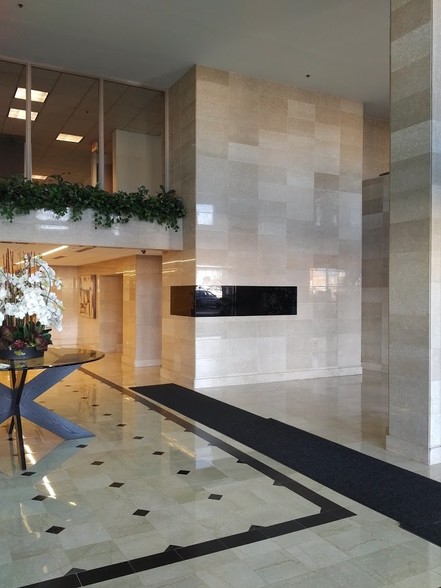 5777 W Century Blvd, Los Angeles, CA for lease - Lobby - Image 2 of 2