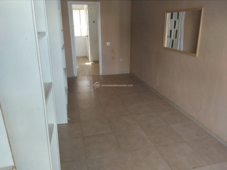 Retail in Cáceres, Cáceres for lease - Building Photo - Image 3 of 6