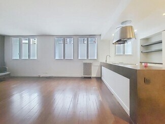 Plus de détails pour Multi-résidentiel à vendre