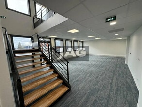 Flex in Caluire-et-Cuire for lease Interior Photo- Image 2 of 7