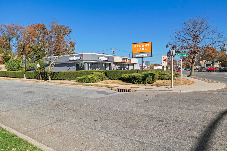 71 Forest Ave, Glen Cove, NY à louer - Photo du bâtiment - Image 2 de 13